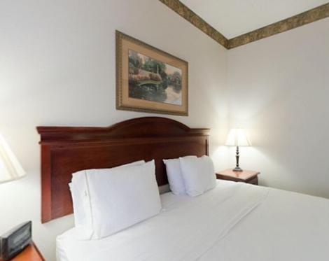 Express & By Ihg 2*