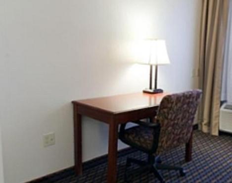 Express & By Ihg 2* Laurinburg