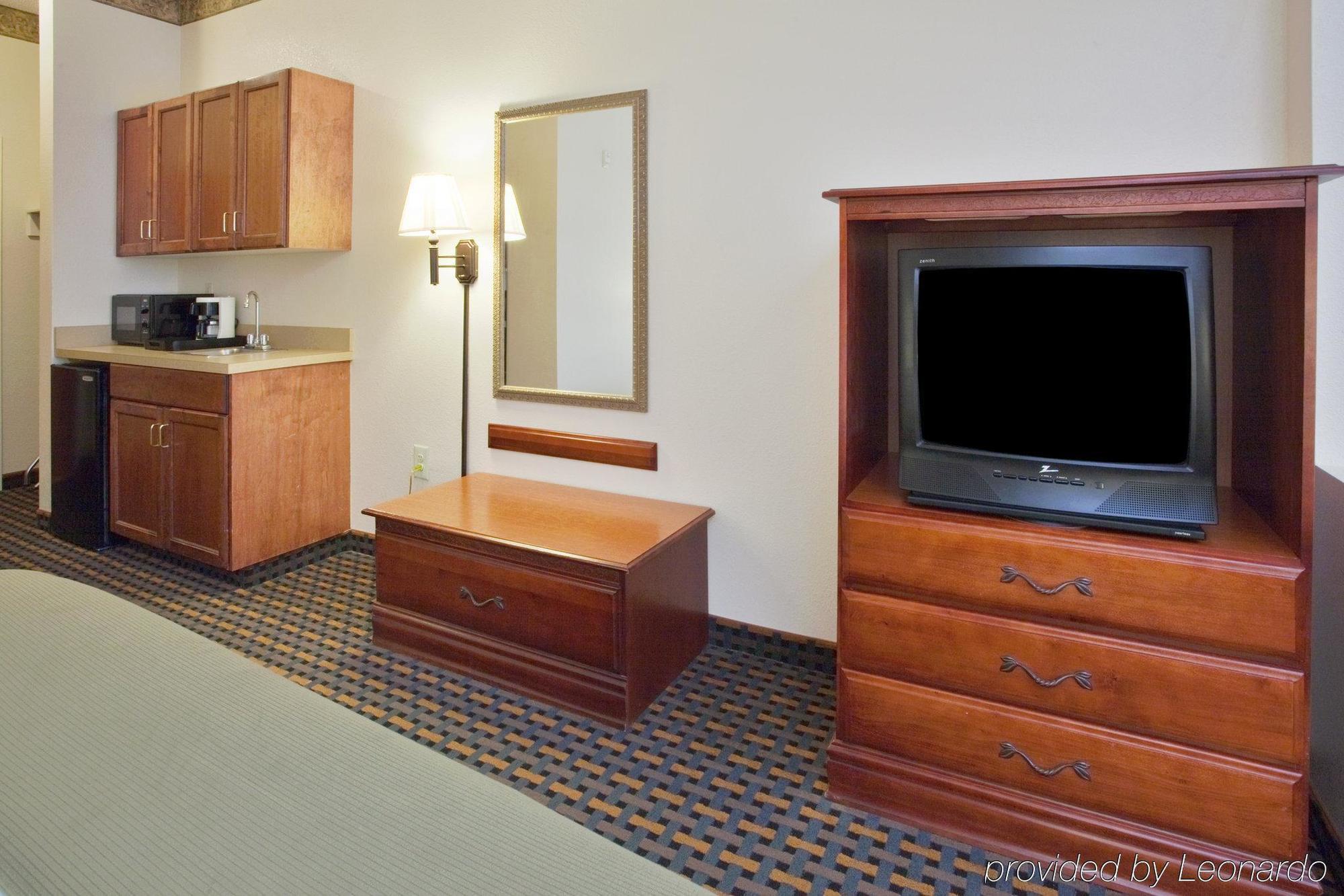 Express & By Ihg Laurinburg