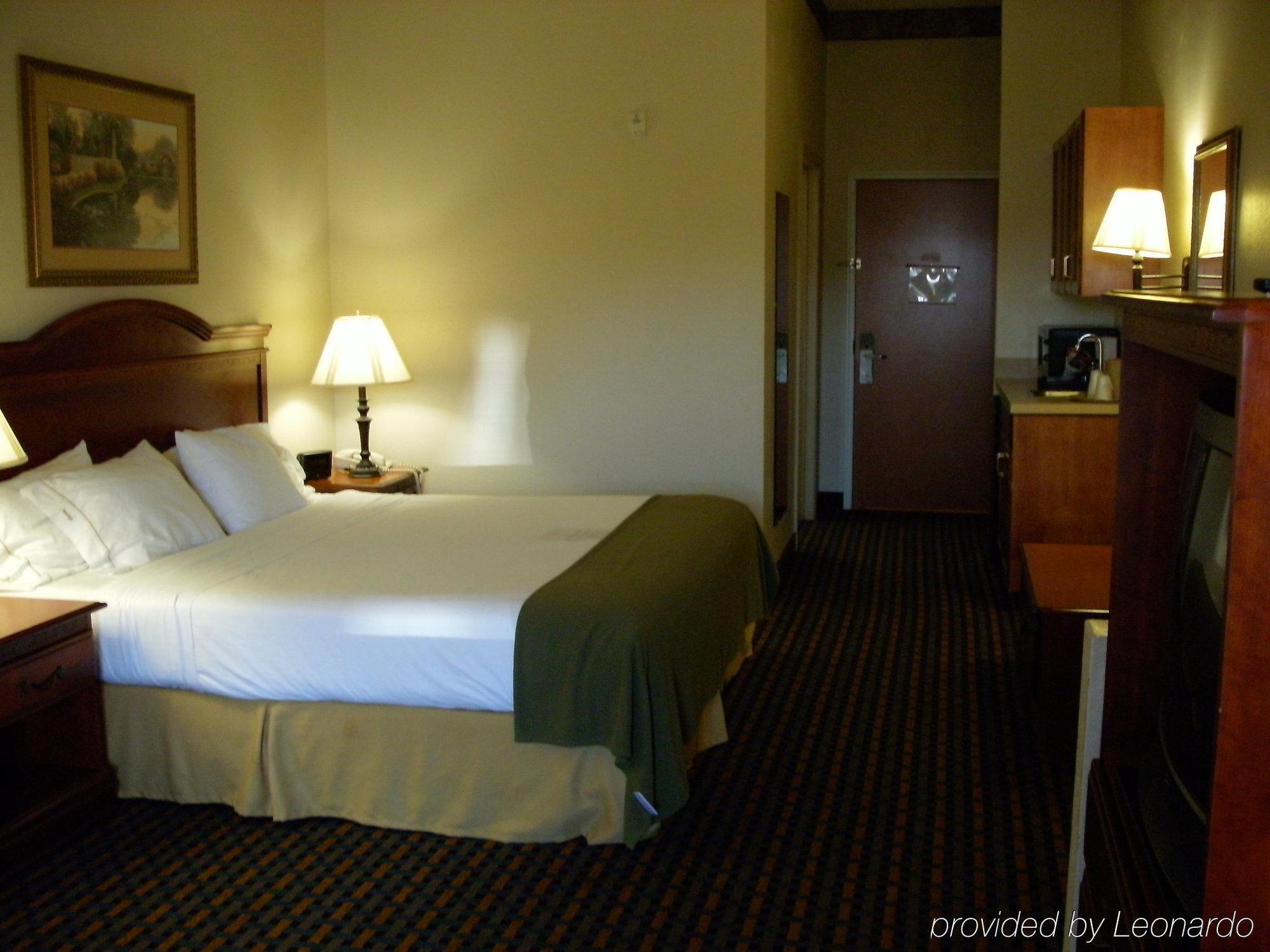 Express & By Ihg