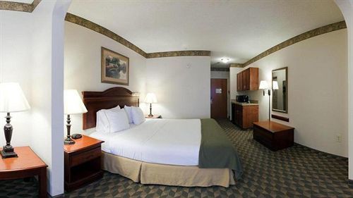 Hotel Express & By Ihg 2*